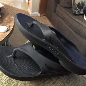 OOFOS Midnight Black Sandals Womens 10